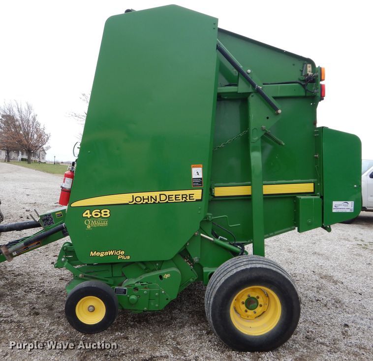 2010 John Deere 468 Mega Wide Plus round baler in Mapleton, KS Item
