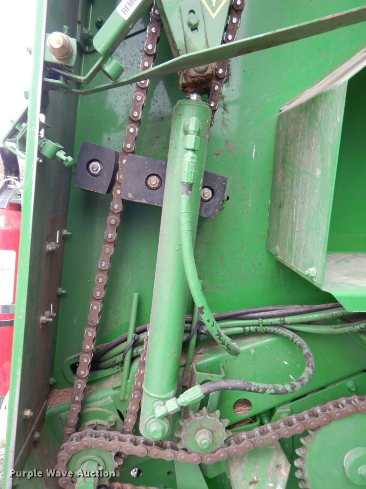 image for item DH4446 2010 John Deere 468 Mega Wide Plus round baler