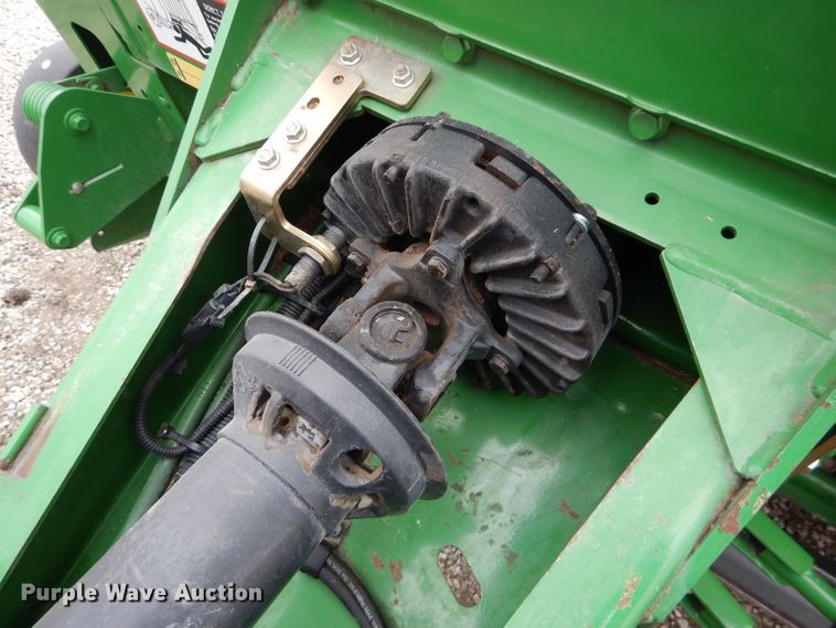 image for item DH4446 2010 John Deere 468 Mega Wide Plus round baler