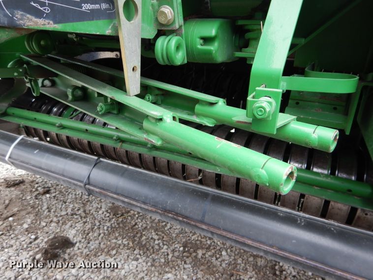 image for item DH4446 2010 John Deere 468 Mega Wide Plus round baler