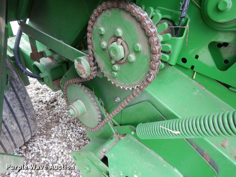 image for item DH4446 2010 John Deere 468 Mega Wide Plus round baler