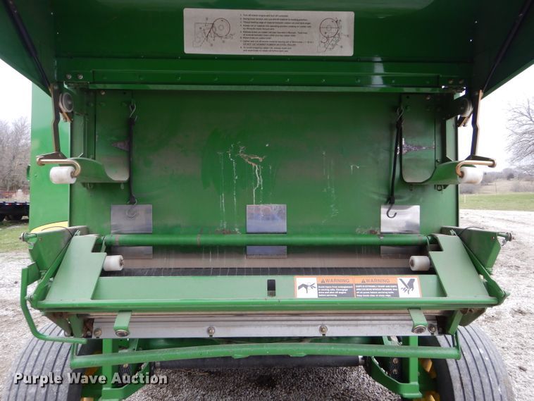 image for item DH4446 2010 John Deere 468 Mega Wide Plus round baler