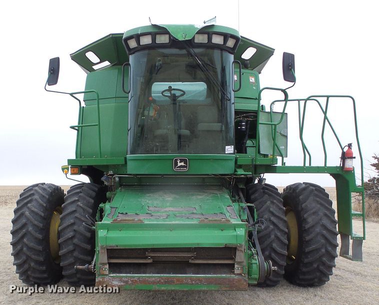 image for item DH4862 2001 John Deere 9650 combine
