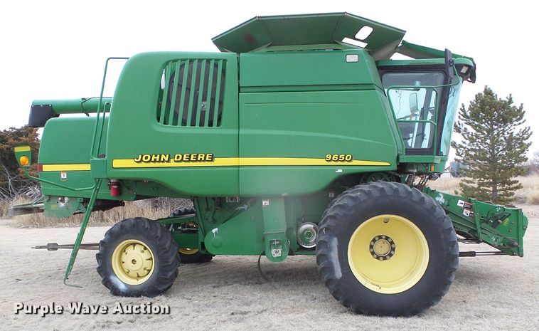 image for item DH4862 2001 John Deere 9650 combine