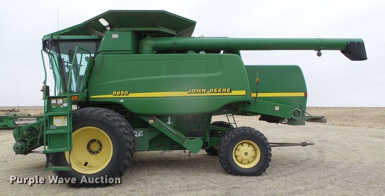 image for item DH4862 2001 John Deere 9650 combine