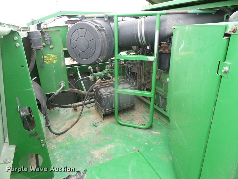 image for item DH4862 2001 John Deere 9650 combine