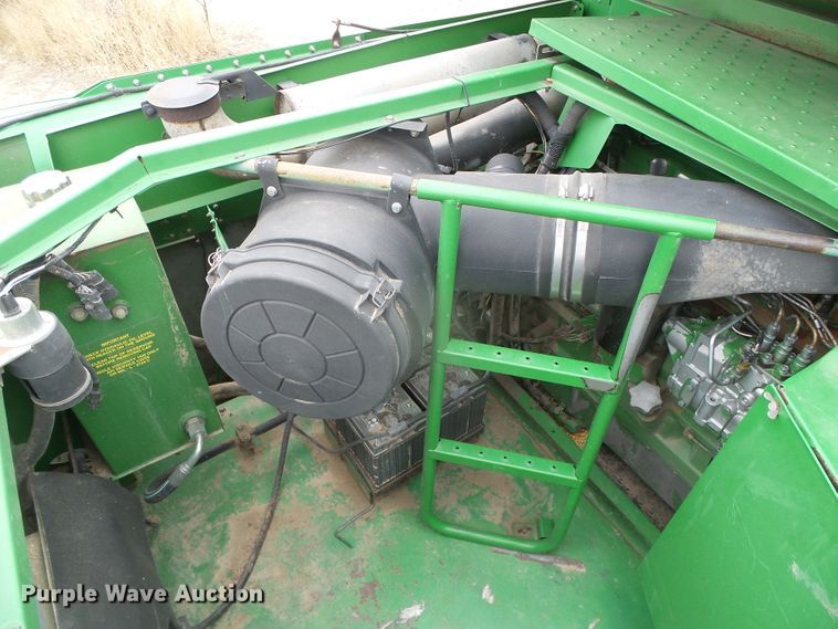 image for item DH4862 2001 John Deere 9650 combine