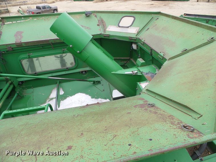 image for item DH4862 2001 John Deere 9650 combine