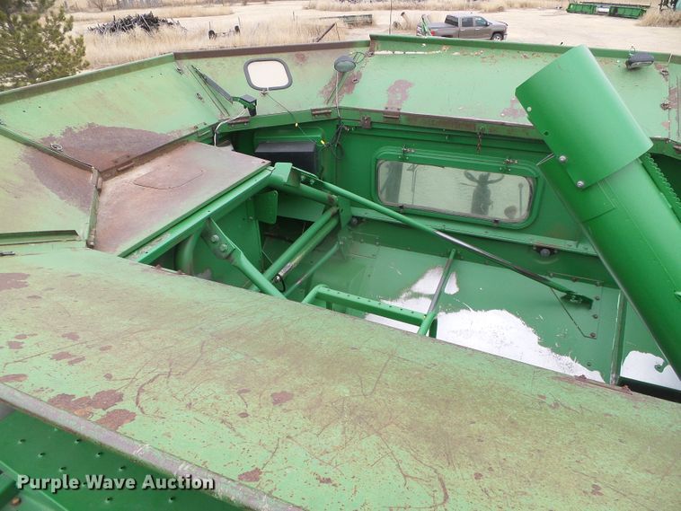 image for item DH4862 2001 John Deere 9650 combine
