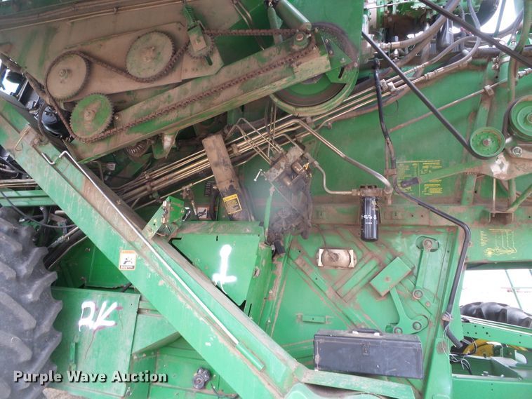 image for item DH4862 2001 John Deere 9650 combine