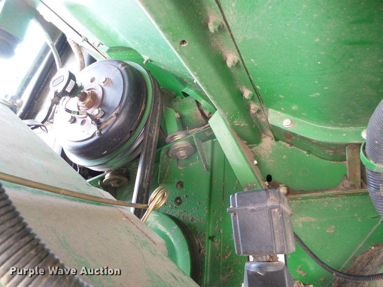 image for item DH4862 2001 John Deere 9650 combine