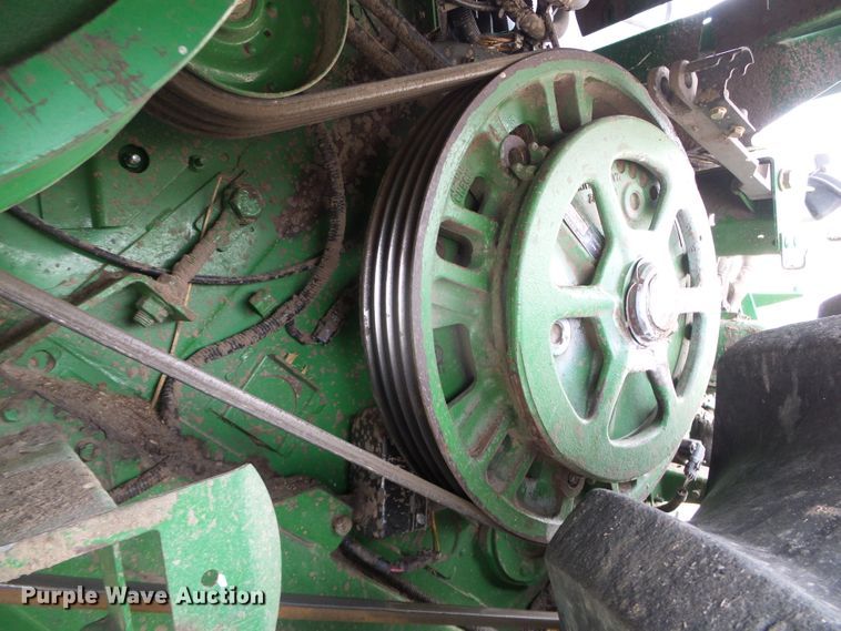 image for item DH4862 2001 John Deere 9650 combine