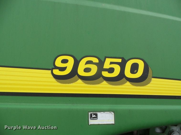 image for item DH4862 2001 John Deere 9650 combine