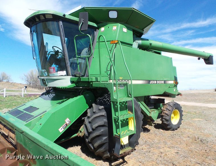 image for item DH4868 1995 John Deere 9600 combine
