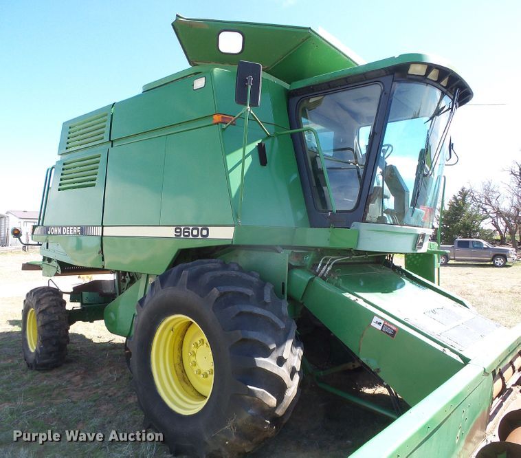 image for item DH4868 1995 John Deere 9600 combine