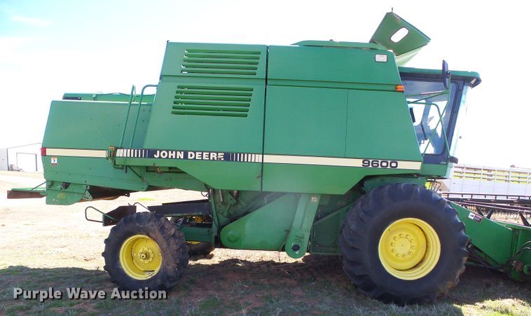 image for item DH4868 1995 John Deere 9600 combine