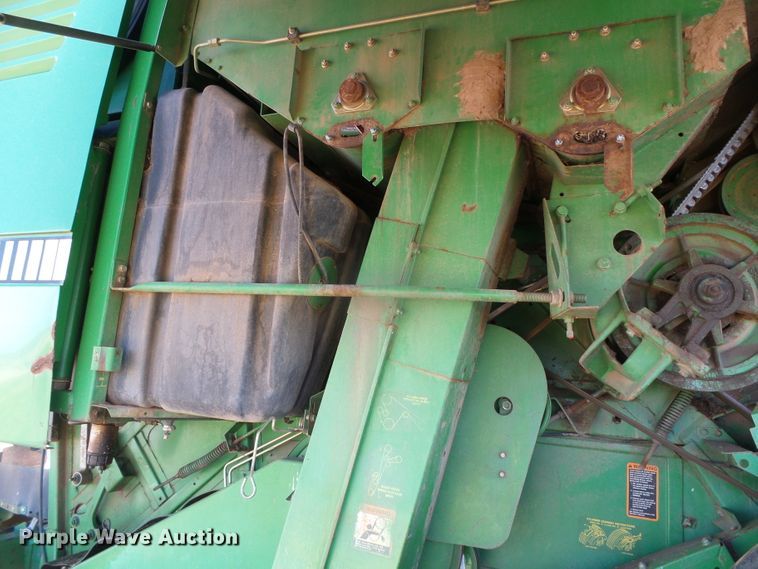 image for item DH4868 1995 John Deere 9600 combine