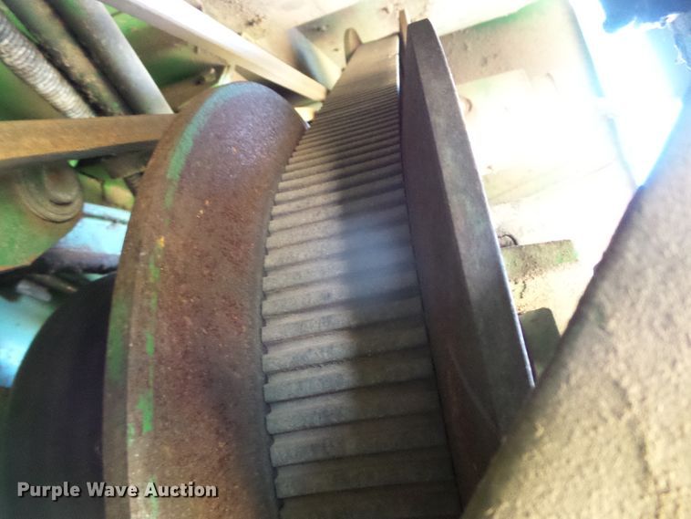 image for item DH4868 1995 John Deere 9600 combine