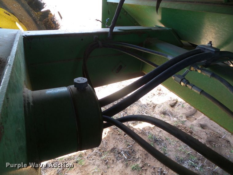 image for item DH4868 1995 John Deere 9600 combine