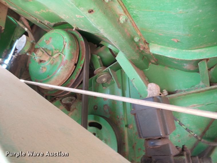 image for item DH4868 1995 John Deere 9600 combine