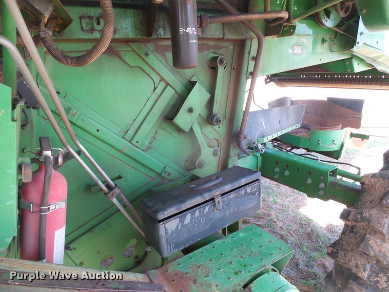 image for item DH4868 1995 John Deere 9600 combine