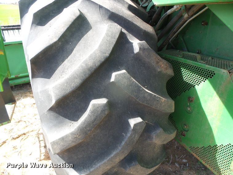 image for item DH4868 1995 John Deere 9600 combine