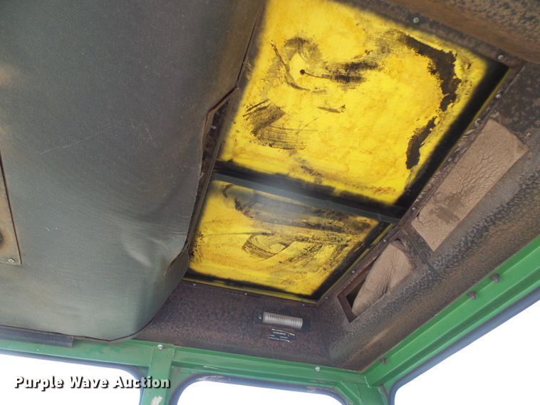 image for item DH4870 John Deere 7700 combine