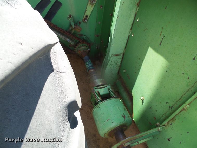 image for item DH4870 John Deere 7700 combine