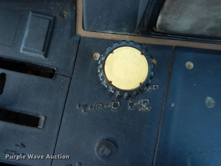 image for item DH6469 1994 John Deere 6400 tractor