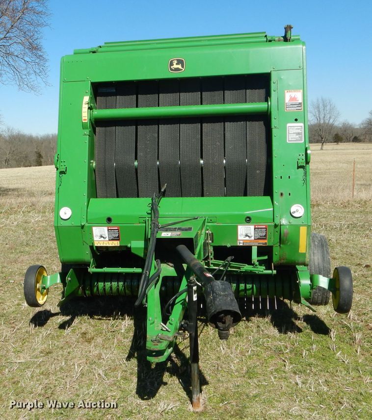image for item DH6472 2004 John Deere 557 Mega Wide round baler