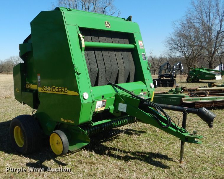image for item DH6472 2004 John Deere 557 Mega Wide round baler