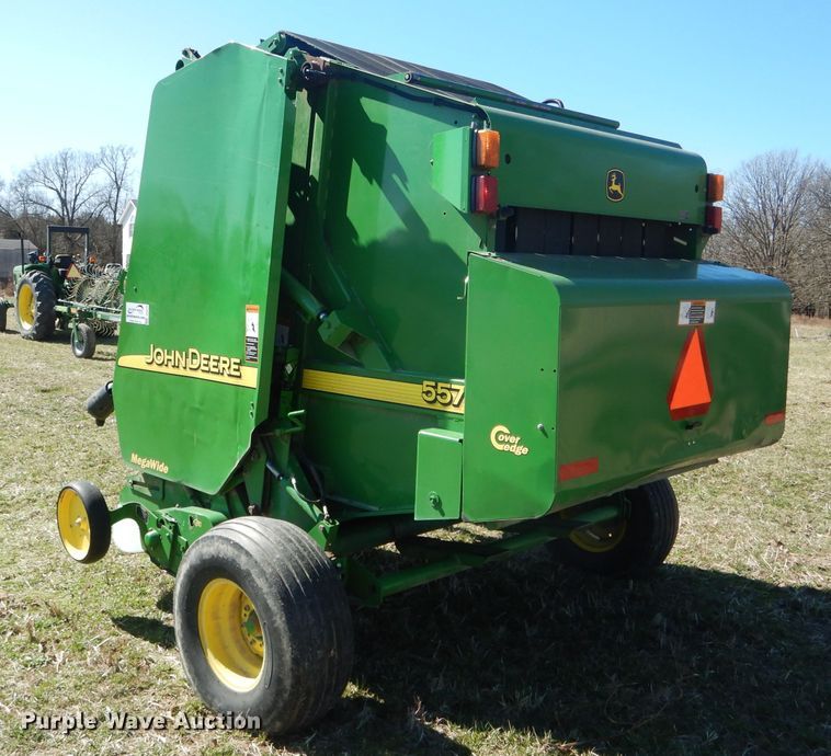image for item DH6472 2004 John Deere 557 Mega Wide round baler