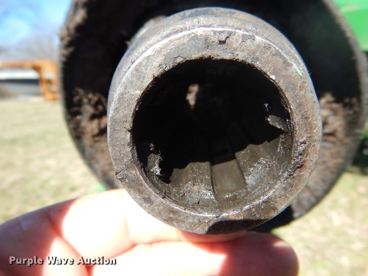 image for item DH6472 2004 John Deere 557 Mega Wide round baler