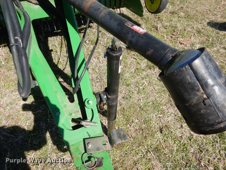 image for item DH6472 2004 John Deere 557 Mega Wide round baler