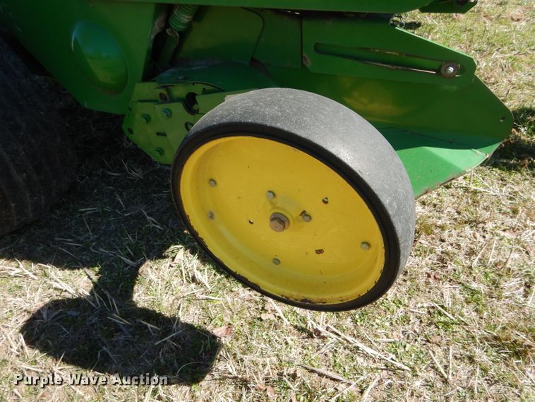 image for item DH6472 2004 John Deere 557 Mega Wide round baler