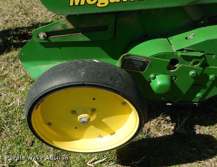image for item DH6472 2004 John Deere 557 Mega Wide round baler