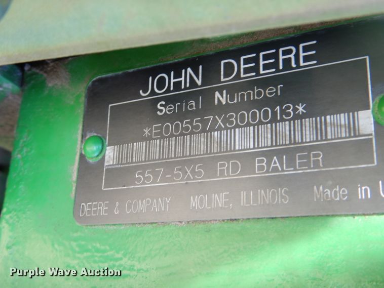 image for item DH6472 2004 John Deere 557 Mega Wide round baler