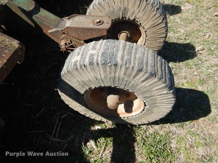 image for item DH6473 1994 John Deere 1518 rotary mower