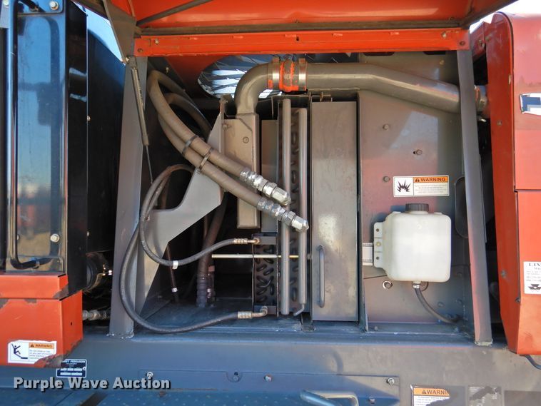 image for item DI0059 2009 Massey-Ferguson 9635 windrower