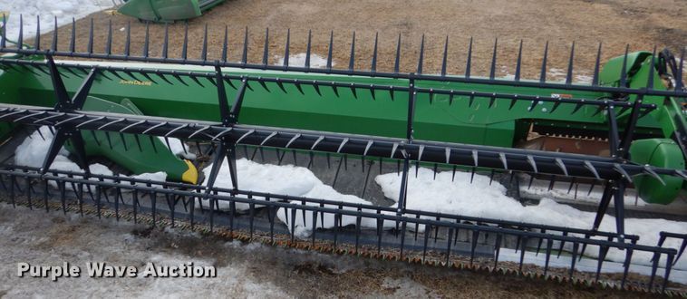 image for item FU9247 2018 John Deere 640FD draper head