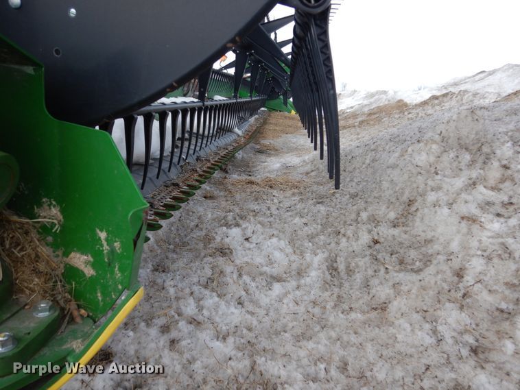 image for item FU9247 2018 John Deere 640FD draper head