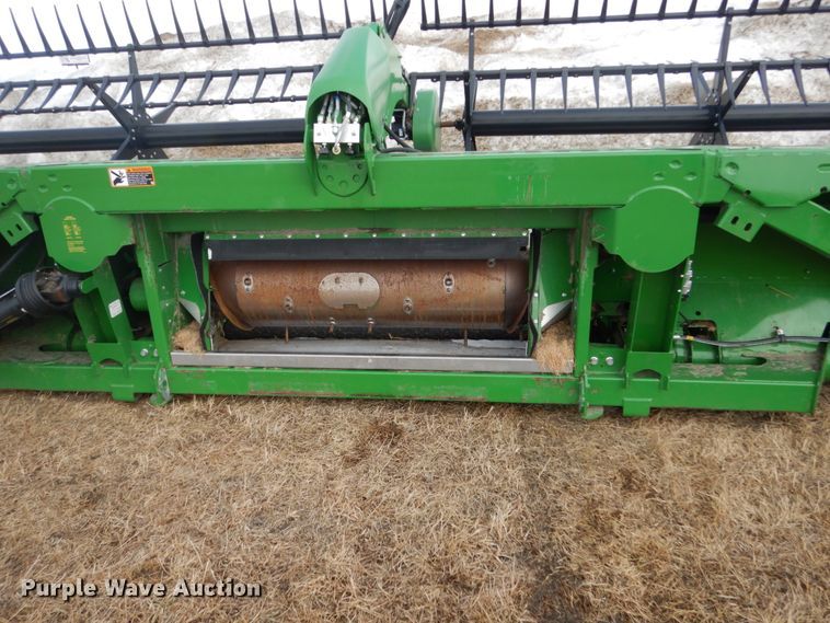 image for item FU9247 2018 John Deere 640FD draper head