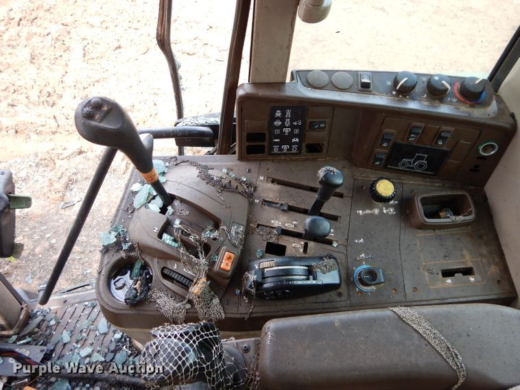 image for item GK9082 2004 John Deere 6420 tractor