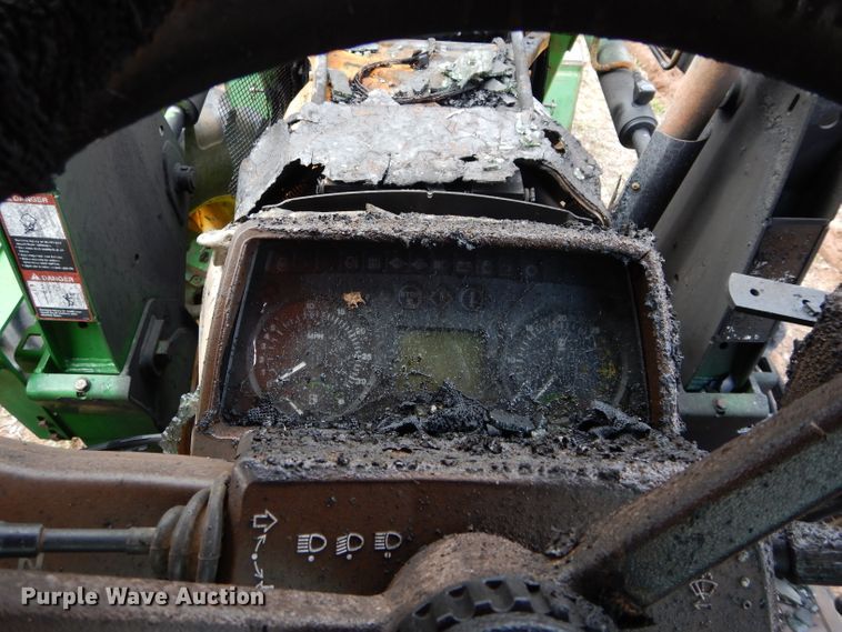 image for item GK9082 2004 John Deere 6420 tractor