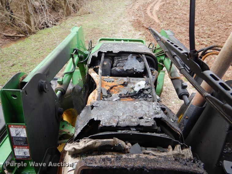 image for item GK9082 2004 John Deere 6420 tractor