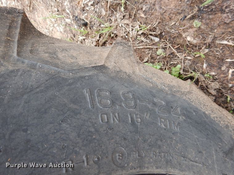 image for item GK9082 2004 John Deere 6420 tractor