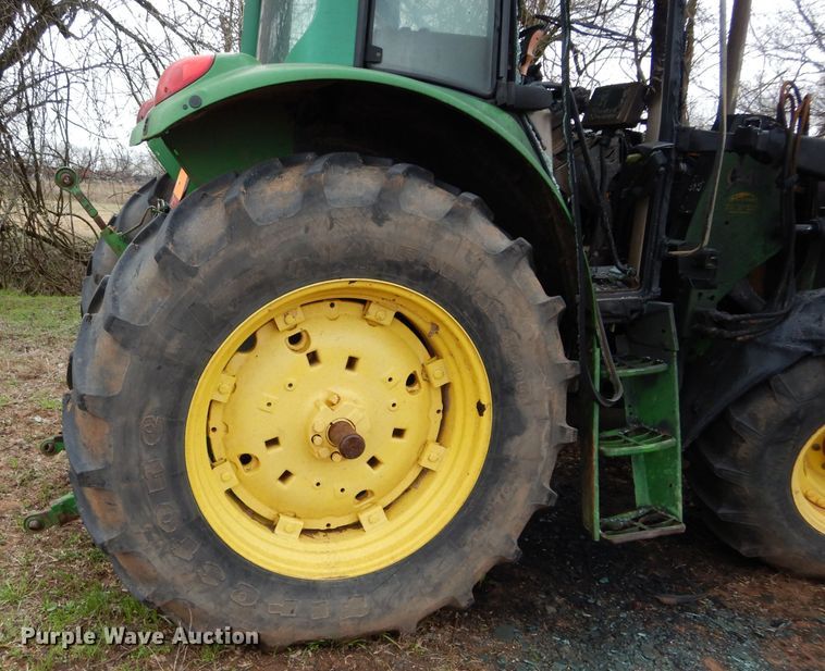 image for item GK9082 2004 John Deere 6420 tractor