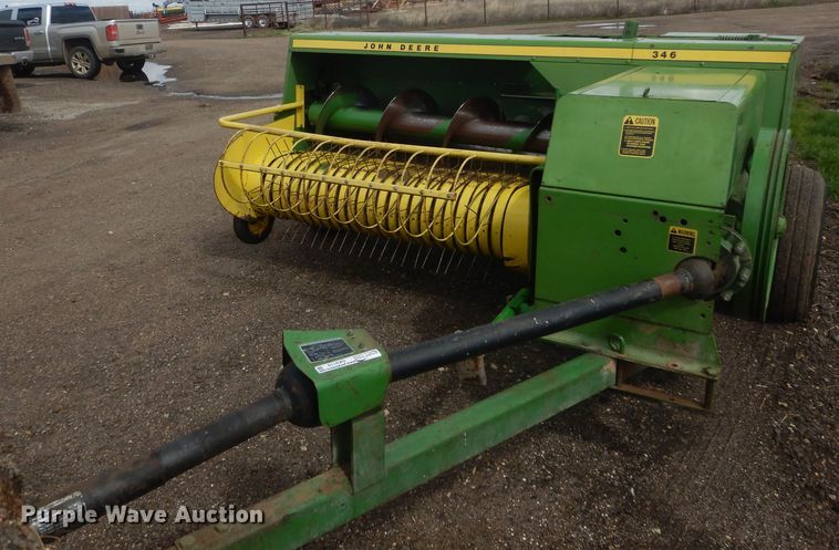 image for item GK9119 John Deere 346 small square baler