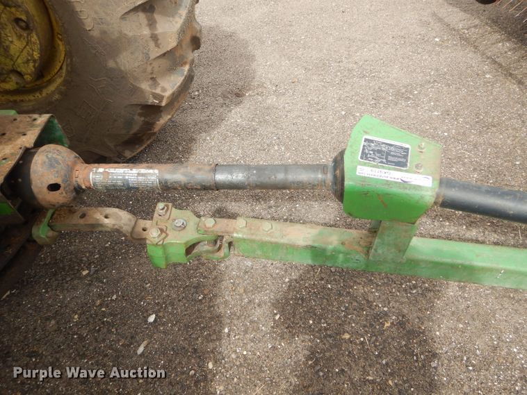 image for item GK9119 John Deere 346 small square baler