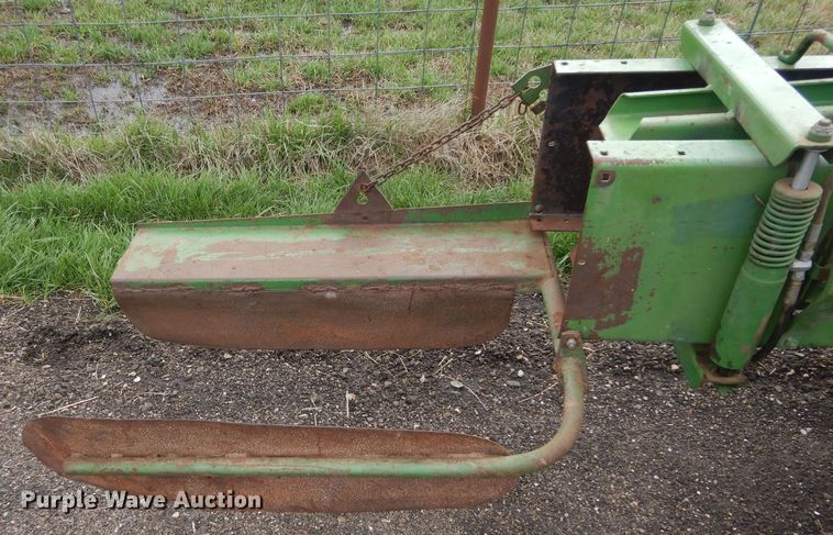 image for item GK9119 John Deere 346 small square baler